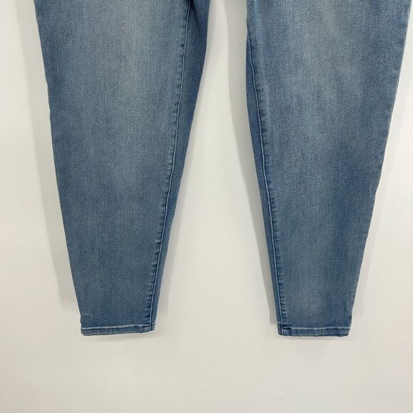 BETABRAND Light Wash Stretch Denim Pull On Skinny Jeans Size Small Petite - Picture 4 of 6